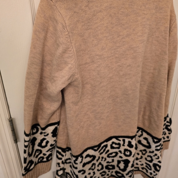 Women's Allie & Rob animal print deep pockets cardigan size Lg - Picture 4 of 9